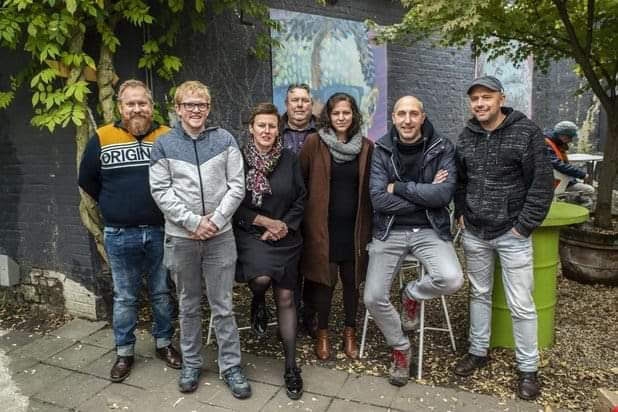 Bewoners de regie in handen geven
